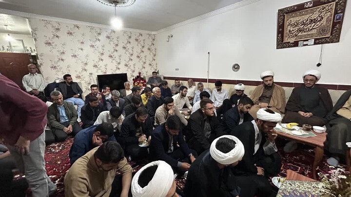 تصاویر / دیدار امام جمعه مرند با طلاب تازه‌مُلبَّس این شهرستان