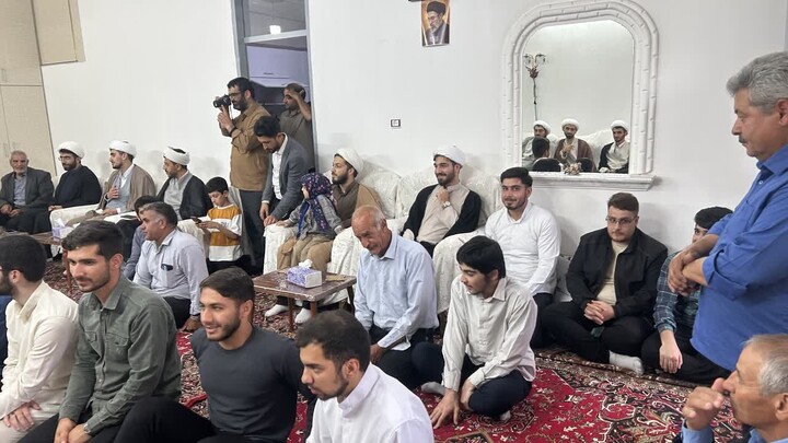 تصاویر / دیدار امام جمعه مرند با طلاب تازه‌مُلبَّس این شهرستان