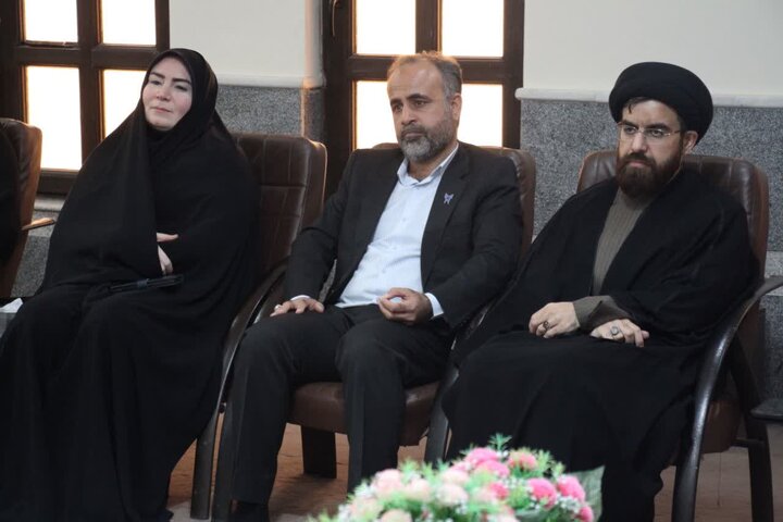 تصاویر/ دیدار رییس و کارکنان دانشگاه آزاد بوشهر با نماینده ولی فقیه