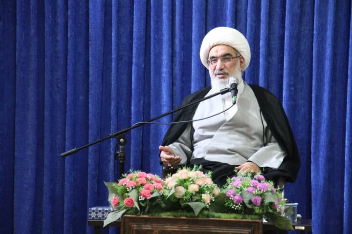 تصاویر/ دیدار رییس و کارکنان دانشگاه آزاد بوشهر با نماینده ولی فقیه
