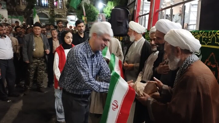 تصاویر / برپایی موکب فرهنگی خدماتی «قائدالشهید» در میدان ساعت تبریز
