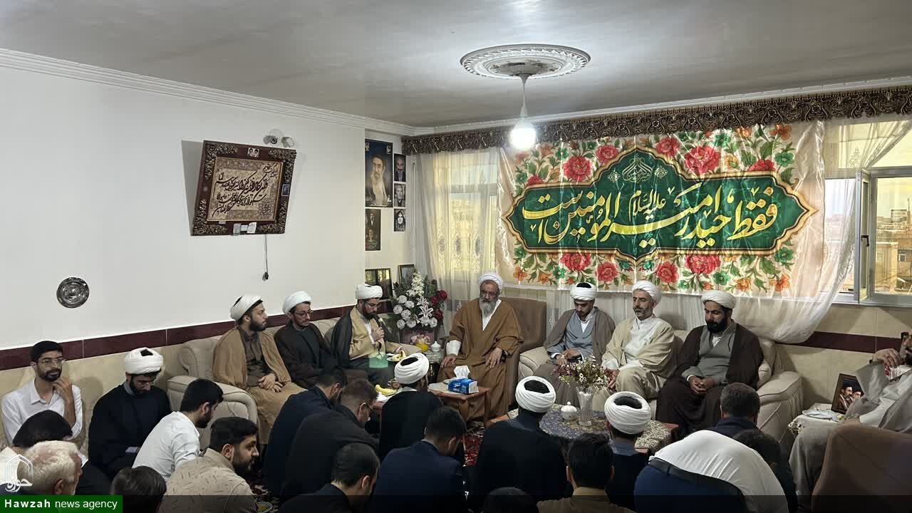تصاویر / دیدار امام جمعه مرند با طلاب تازه‌مُلبَّس این شهرستان