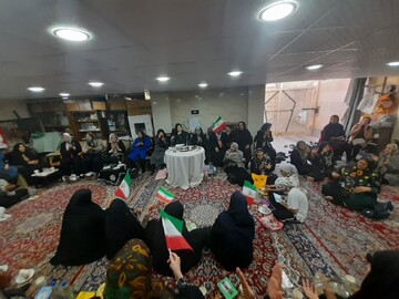 حضور پرشور طلاب مدرسه علمیه الزهرا (س) شیراز در برگزاری جشن‌های عید غدیر