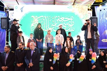 تصاویر/ بیعت مردم میدان ائل گلی تبریز با رهبر معظم انقلاب در موج نود و نهم