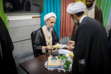 بازدید امام جمعه قزوین از موسسه فرهنگی پژوهشی موسسه انشاء