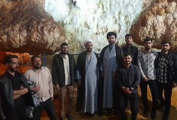 اردوی یک‌روزه اساتید و طلاب مدرسه علمیه امام صادق (ع) بیجار به غار کتله‌خور برگزار شد