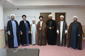 تقدیر از طلاب فعال در برنامه گفت‌وگومحور «کافه مه‌شکن» در یزد + تصاویر