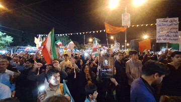 فیلم| طنین وفاداری در قلب یاسوج؛ صدمین شب بیعت با آرمان‌های رهبر شهید