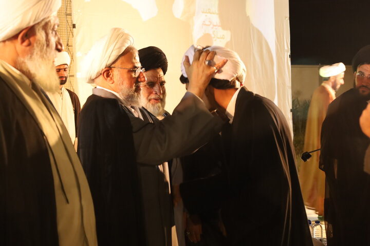تصاویر/مراسم عمامه گذاری طلاب مدرسه علمیه صاحب‌الزمان عج بشاگرد