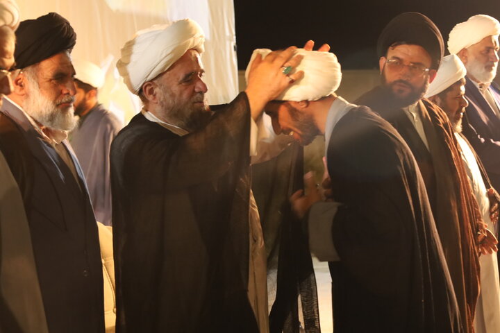 تصاویر/مراسم عمامه گذاری طلاب مدرسه علمیه صاحب‌الزمان عج بشاگرد