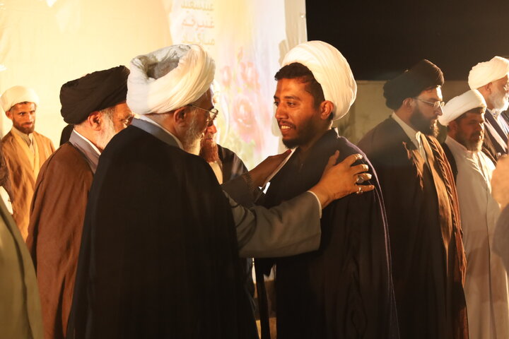 تصاویر/مراسم عمامه گذاری طلاب مدرسه علمیه صاحب‌الزمان عج بشاگرد