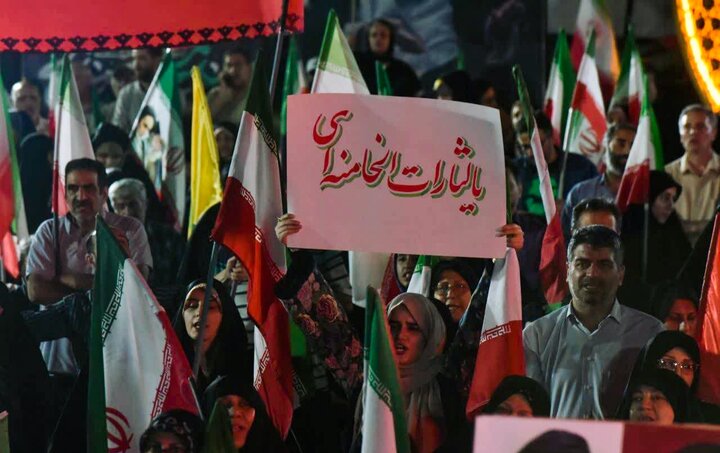 تصاویر/ اجتماع مردم منطقه ۲ تهران در حمایت از نیروهای مسلح