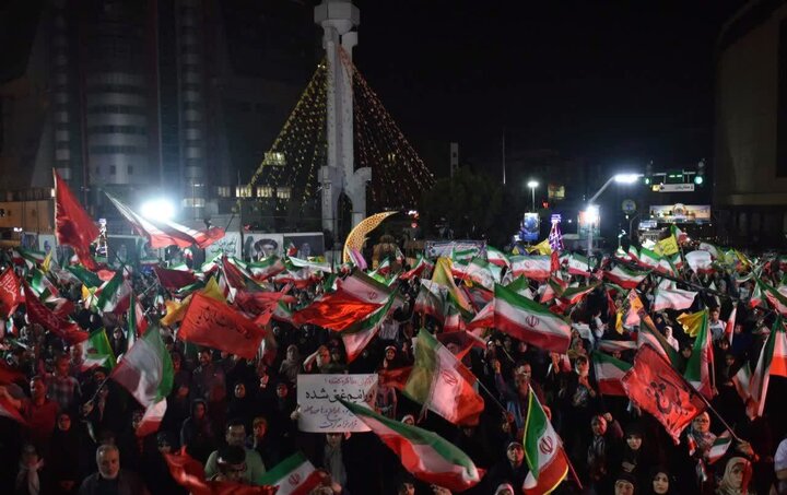 تصاویر/ اجتماع مردم منطقه ۲ تهران در حمایت از نیروهای مسلح
