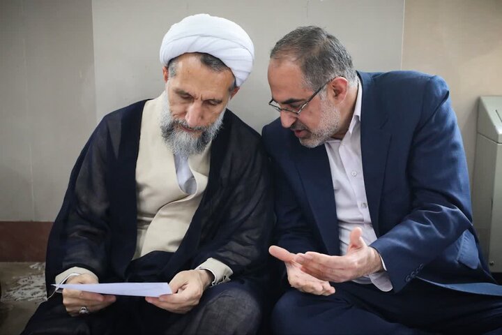 تصاویر / دیدار امام جمعه قزوین با کارکنان صدا وسیمای مرکز قزوین