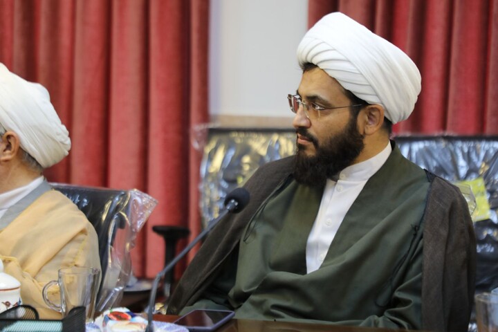 نشست بصیرتی با حضور مسئول دفتر امور اجتماعی و سیاسی حوزه های علمیه کشور در یزد