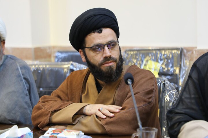 نشست بصیرتی با حضور مسئول دفتر امور اجتماعی و سیاسی حوزه های علمیه کشور در یزد