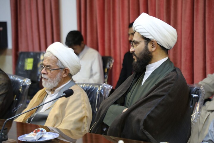 نشست بصیرتی با حضور مسئول دفتر امور اجتماعی و سیاسی حوزه های علمیه کشور در یزد