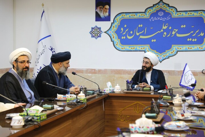 نشست بصیرتی با حضور مسئول دفتر امور اجتماعی و سیاسی حوزه های علمیه کشور در یزد