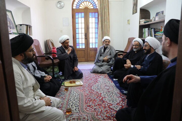 بازدید مسئول دفتر امور اجتماعی و سیاسی حوزه های علمیه کشور از مدرسه علمیه خان یزد