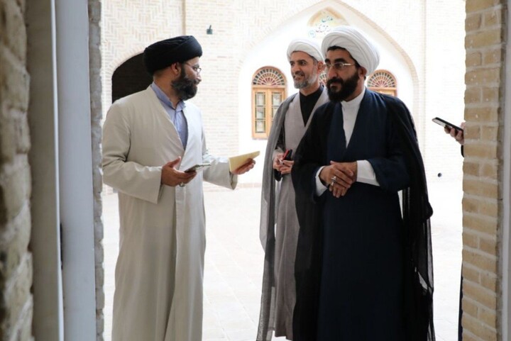 بازدید مسئول دفتر امور اجتماعی و سیاسی حوزه های علمیه کشور از مدرسه علمیه خان یزد