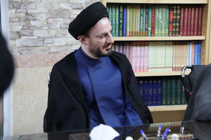 تصاویر/ جلسه اعضای قرارگاه بلاغ مبین یزد با حجت‌الاسلام والمسلمین استوار میمندی
