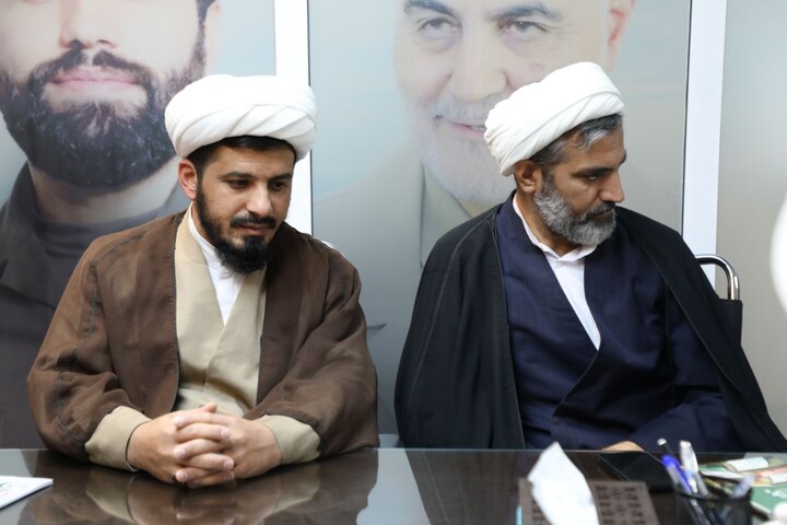تصاویر/ جلسه اعضای قرارگاه بلاغ مبین یزد با حجت‌الاسلام والمسلمین استوار میمندی
