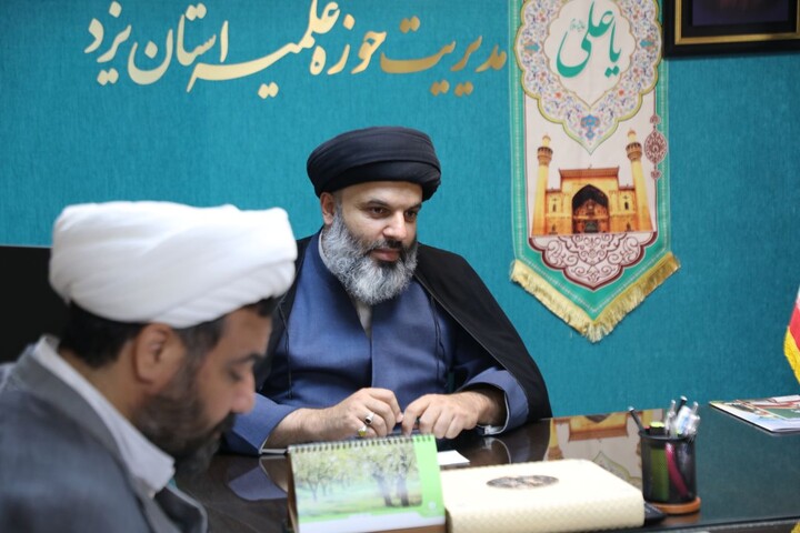 تصاویر/ جلسه اعضای قرارگاه بلاغ مبین یزد با حجت‌الاسلام والمسلمین استوار میمندی
