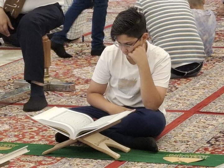 تصاویر / محفل  انس با قرآن  در حرم کاظِمَیْن عراق،