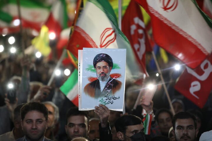 تصاویر/ نود و نهمین شب از قرار شبانه،تبلور حماسه حضور و ایستادگی مردم ولایتمدار و غیور ارومیه