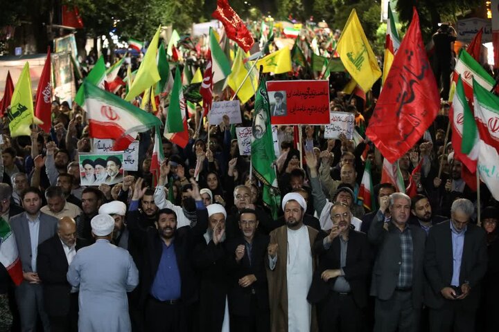 تصاویر/ نود و نهمین شب از قرار شبانه،تبلور حماسه حضور و ایستادگی مردم ولایتمدار و غیور ارومیه