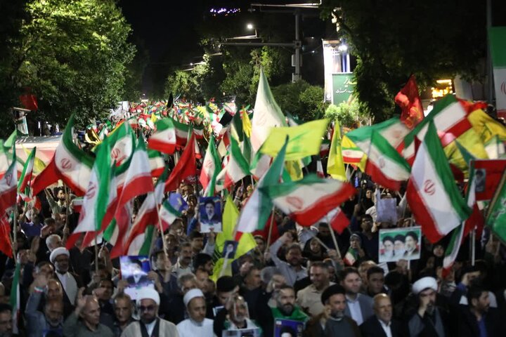 تصاویر/ نود و نهمین شب از قرار شبانه،تبلور حماسه حضور و ایستادگی مردم ولایتمدار و غیور ارومیه