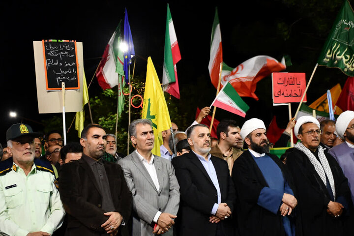 تصاویر/ طنین فریاد حمایت از اقتدار ایران در «سنگر خیابان»؛ تداوم حضور میدانی مردم سلماس در تجمعات شبانه