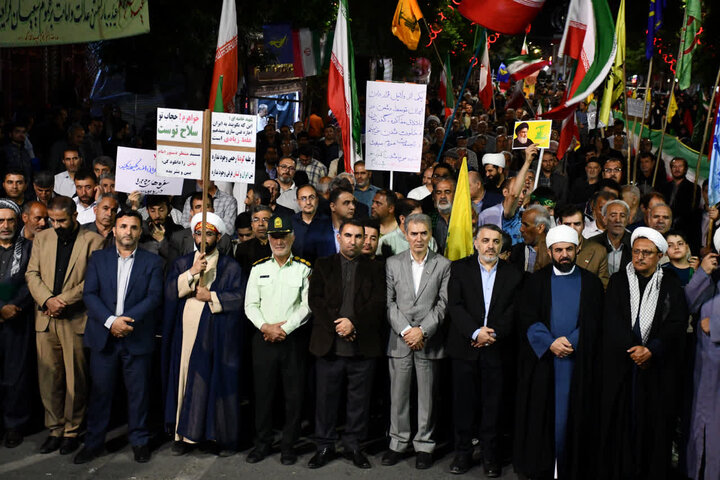تصاویر/ طنین فریاد حمایت از اقتدار ایران در «سنگر خیابان»؛ تداوم حضور میدانی مردم سلماس در تجمعات شبانه