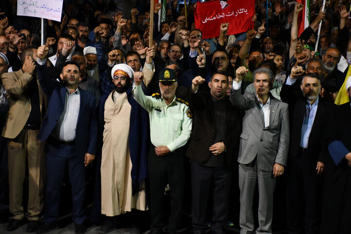 تصاویر/ طنین فریاد حمایت از اقتدار ایران در «سنگر خیابان»؛ تداوم حضور میدانی مردم سلماس در تجمعات شبانه