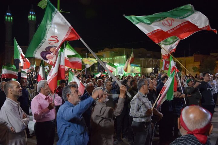 تصاویر/ نودونهمین شب اجتماع شبانگاهی مردم آران و بیدگل  درحمایت از وطن