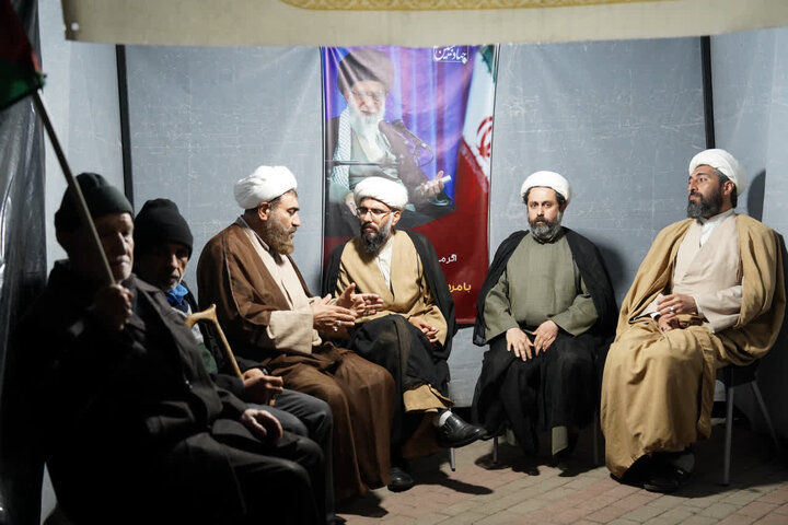 تصاویر / فعالیتهای فرهنگی وتبلیغی موکب مدرسه علمیه سردارین -عکاس مهدی نادری