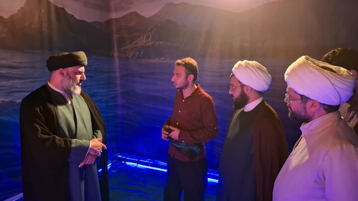 تصاویر/ بازدید مدیر حوزه علمیه استان یزد از نمایشگاه تبیینی (در امتداد غدیر)