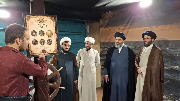 تصاویر/ بازدید مدیر حوزه علمیه استان یزد از نمایشگاه تبیینی (در امتداد غدیر)