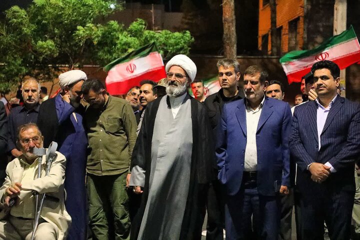 تصاویر / اجتماع مردمی «شب‌های اقتدار» مردم شهر سمنان