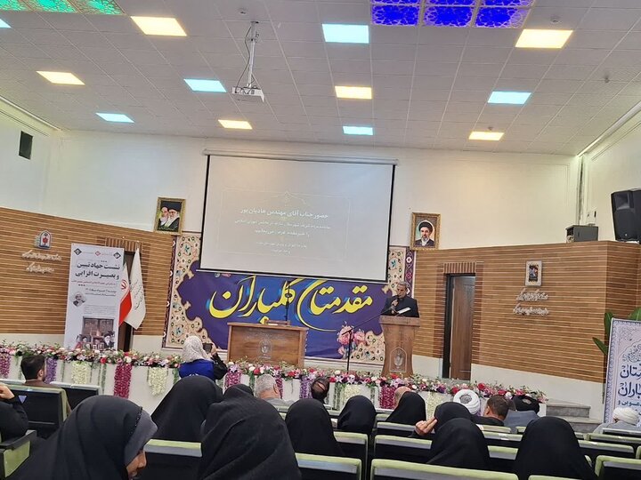 تصاویر/نشست بصیرتی و تبیینی جنگ تحمیلی ویژه مبلغین در شازند