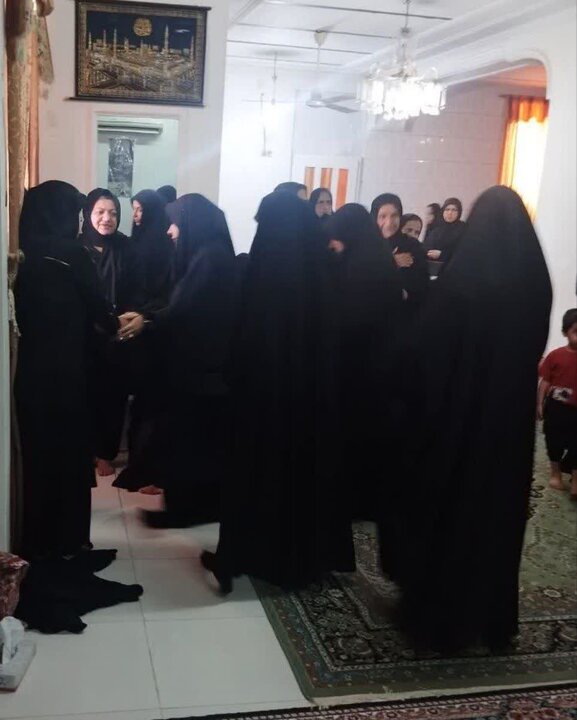 تصاویر/ دیدار کادر مدرسه علمیه خواهران دلوار با خانواده شهید کریمی