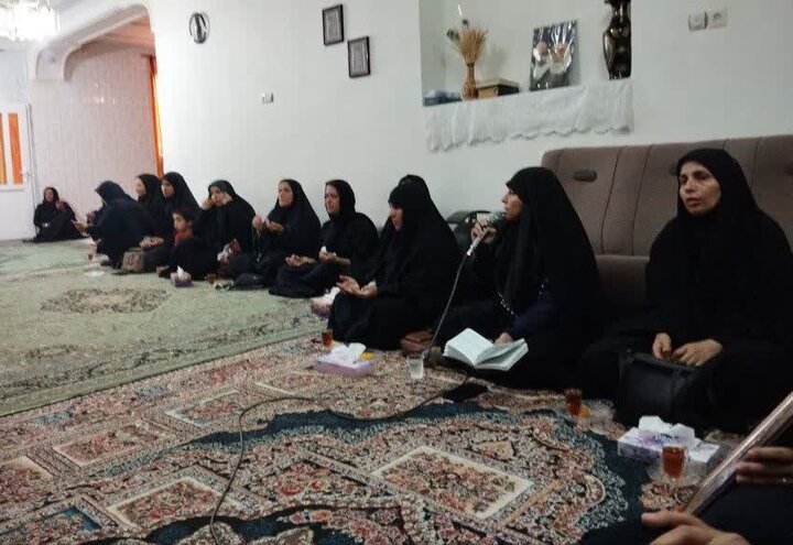 تصاویر/ دیدار کادر مدرسه علمیه خواهران دلوار با خانواده شهید کریمی