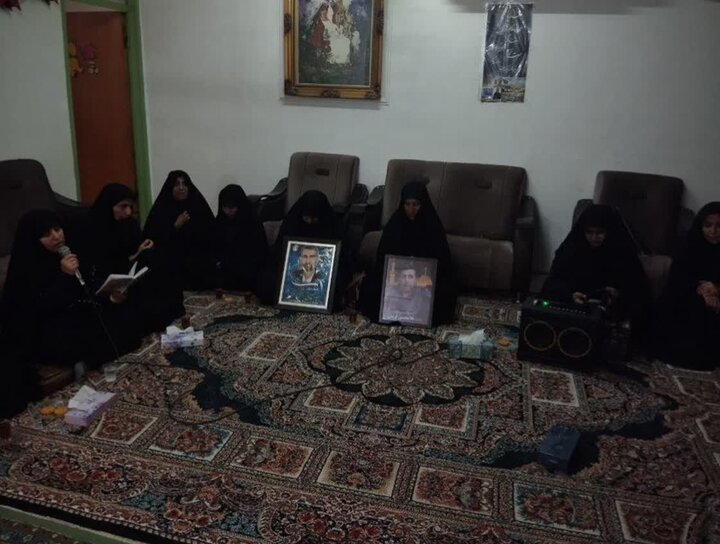 تصاویر/ دیدار کادر مدرسه علمیه خواهران دلوار با خانواده شهید کریمی