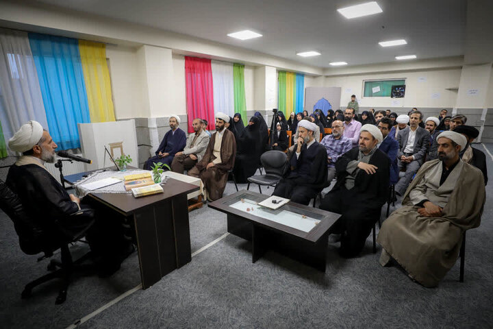 بازدید امام جمعه قزوین از موسسه فرهنگی پژوهشی موسسه انشاء
