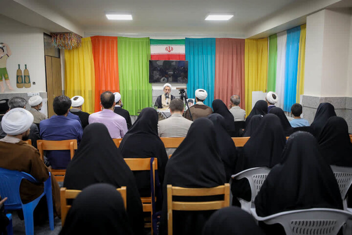 بازدید امام جمعه قزوین از موسسه فرهنگی پژوهشی موسسه انشاء