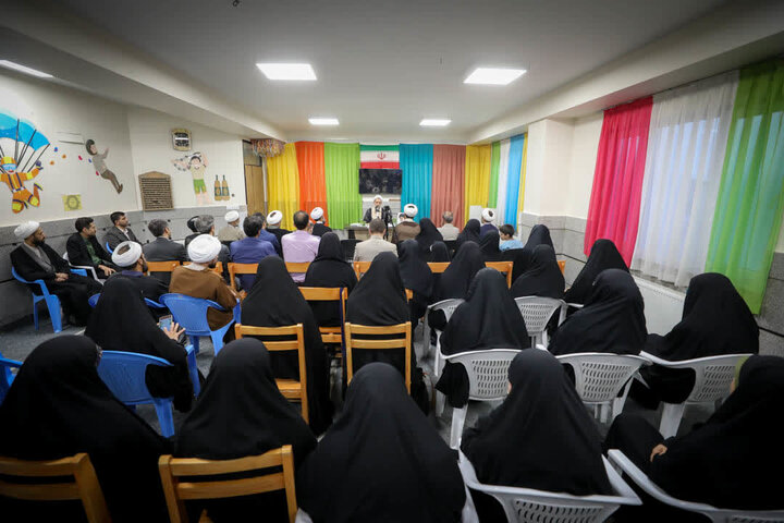 بازدید امام جمعه قزوین از موسسه فرهنگی پژوهشی موسسه انشاء
