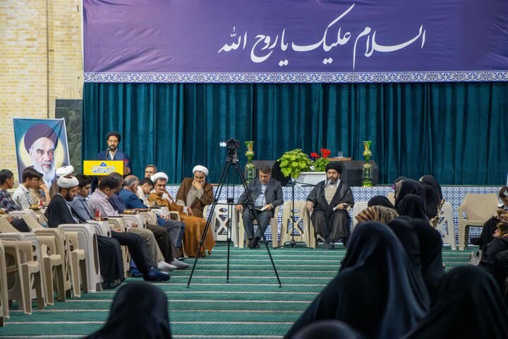 تصاویر / نشست تربیتی شبکه صالحین استان زنجان