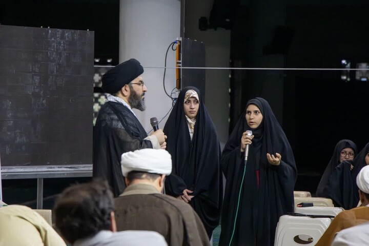 تصاویر / نشست تربیتی شبکه صالحین استان زنجان