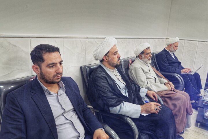 تصاویر/ امضای تفاهم نامه حوزه علمیه با سازمان بسیج اصناف، بازاریان و فعالان اقتصادی