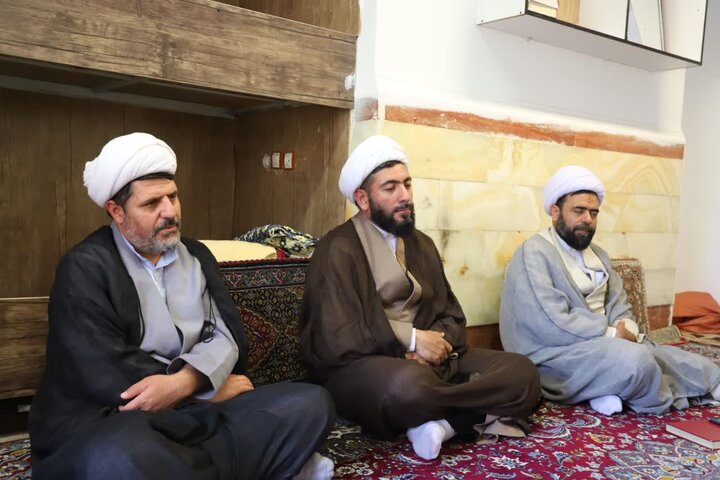 تصاویر/ بازدید مدیر حوزه علمیه کردستان از مدرسه علمیه قروه
